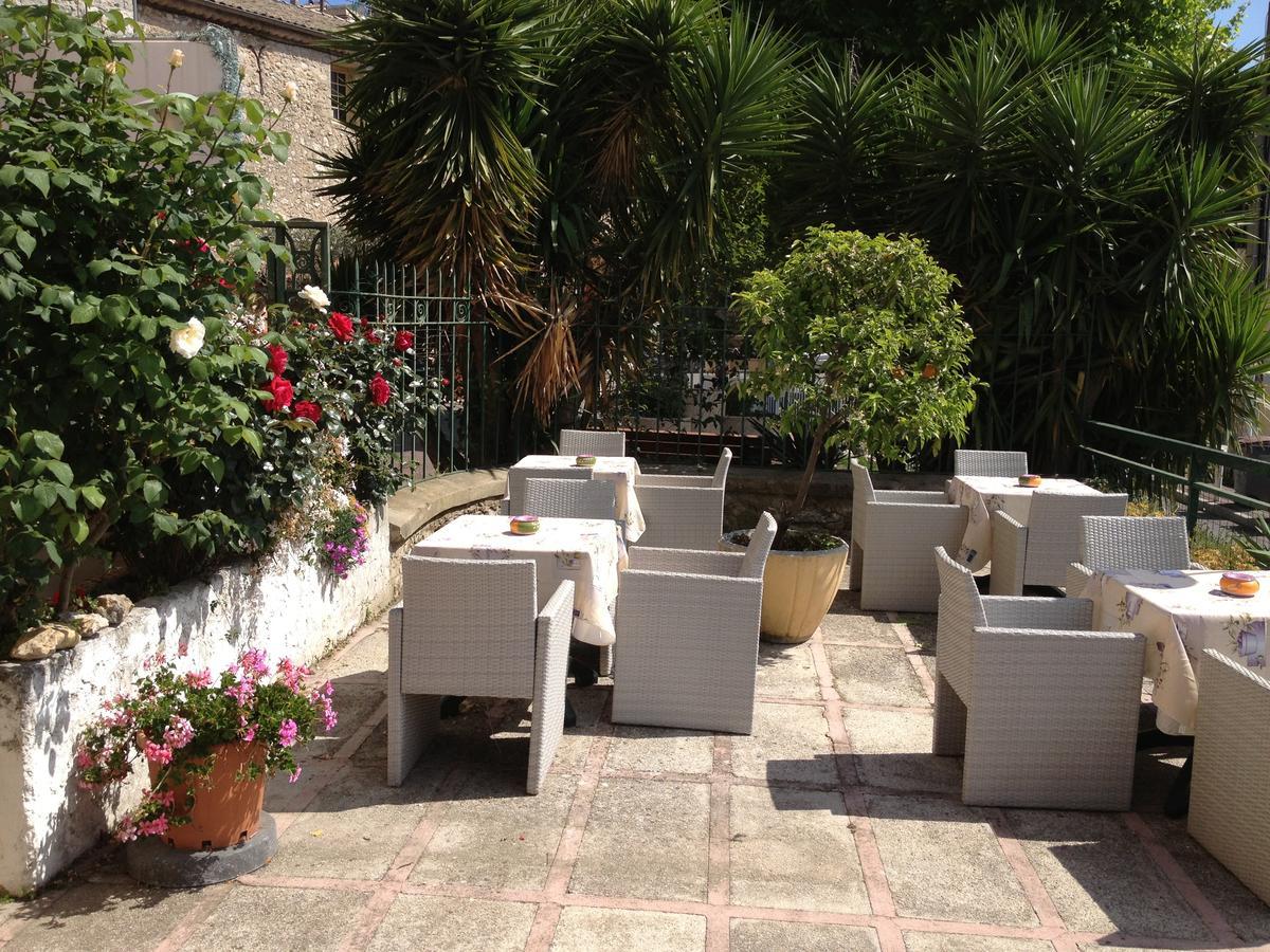 Hostellerie Aspremont ภายนอก รูปภาพ
